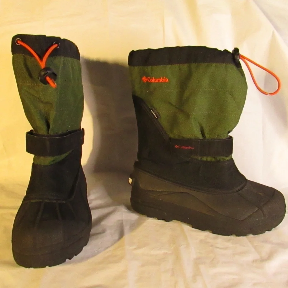 Columbia Powderbug Plus II Youth winter snow boots